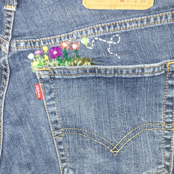 Womens Levis Cutt Off Shorts w/ DIY Rainbow Trim & Embroidery 30" Waist - Picture 4 of 5
